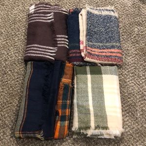 Lot of 4 Blanket Scarves